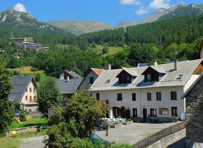 Saint-Michel-de-Chaillol Auberge Le Vieux Chaillol מראה חיצוני תמונה